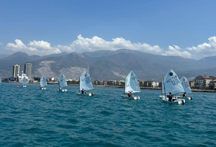 İskenderun’da yelken yarışları