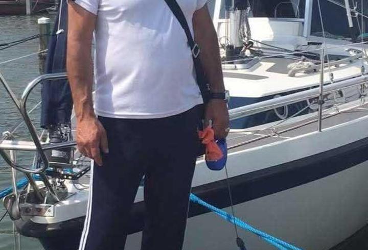 11 yıldır yurt dışında baktıkları köpekleri Zonguldak'ta otomobil çarpması ile öldü; mezar yaptırdılar