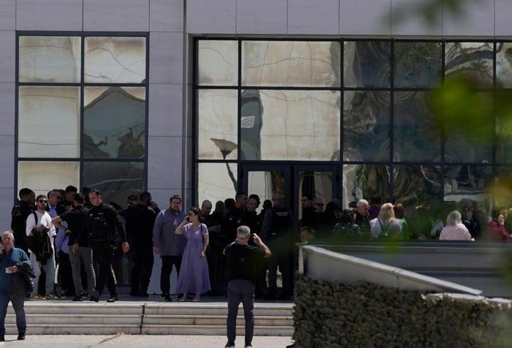 Atina’da 89 yaşındaki saldırgan dehşet saçtı: Silahla 5 kişiyi yaraladı!