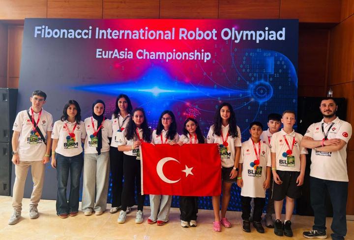 Bilim Yunusemre'den uluslararası robotik başarı