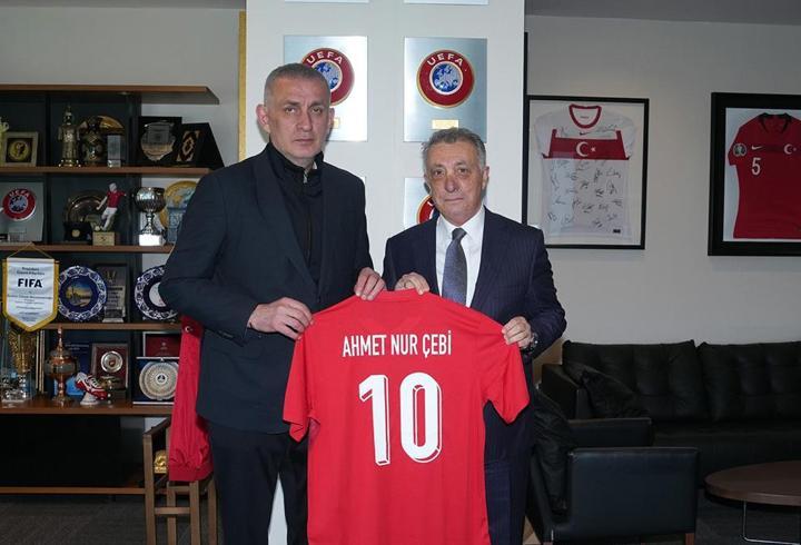 Beşiktaş'ın eski başkanı Çebi, Hacıosmanoğlu'nu ziyaret etti