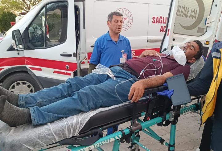 Husumetli iki komşu aile arasında bıçaklı kavga: 1'i ağır, 4 yaralı