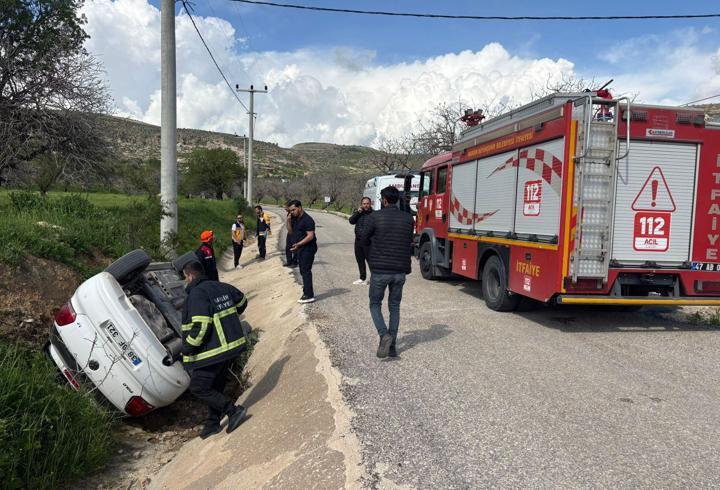 Mardin'de şarampole devrilen otomobildeki 5 kişi yaralandı