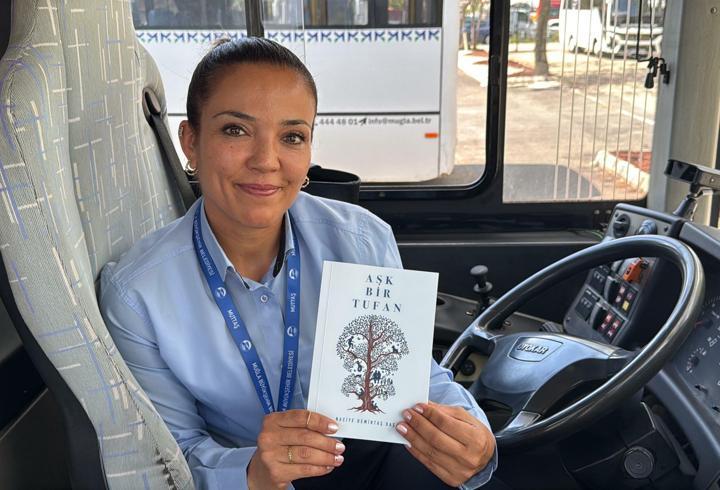Halk otobüsü şoförü Naciye, şiir kitabının gelirini DMD hastalarına bağışlayacak