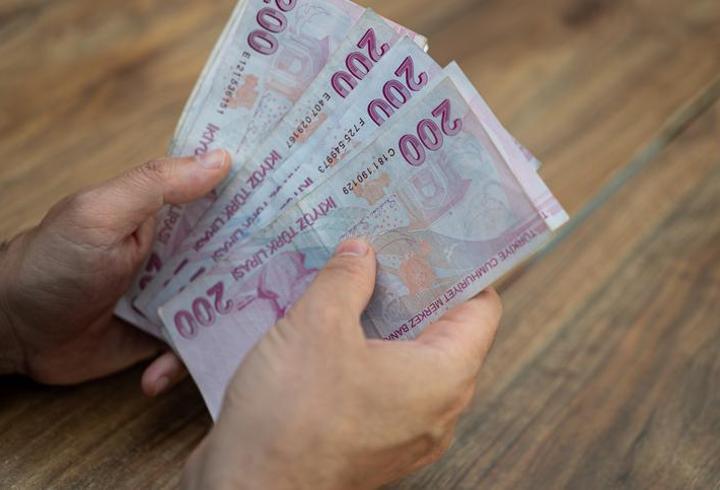 Çılgın Sayısal Loto sonuçları ile ilgili son dakika açıklaması 29 Nisan 2026 Çarşamba günü Milli Piyango Online’da canlı yayınlanacak çekilişte yapılacak. 934,4 milyon TL büyük ikramiyeli çekiliş öncesi pek çok kişi internette "Çılgın Sayısal Loto sonuçları açıklandı mı, saat kaçta açıklanır?" gibi sorulara yanıt arıyor. Peki, 29 Nisan 2026 Çılgın Sayısal Loto sonuçları nasıl öğrenilir?1