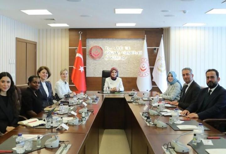 Sanal ağ META'ya 15 yaş uyarıları... Bakan Göktaş, META Direktörü'nü kabul etti