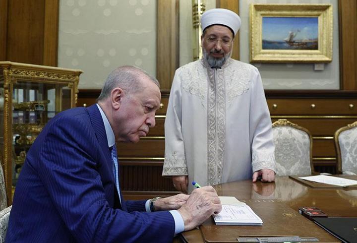 Cumhurbaşkanı Erdoğan, kurban vekaletini Türkiye Diyanet Vakfı'na verdi