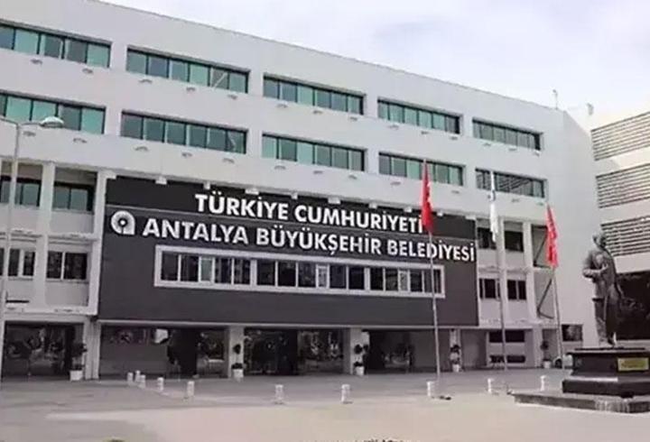 Antalya Büyükşehir Belediyesi'ne çifte operasyon
