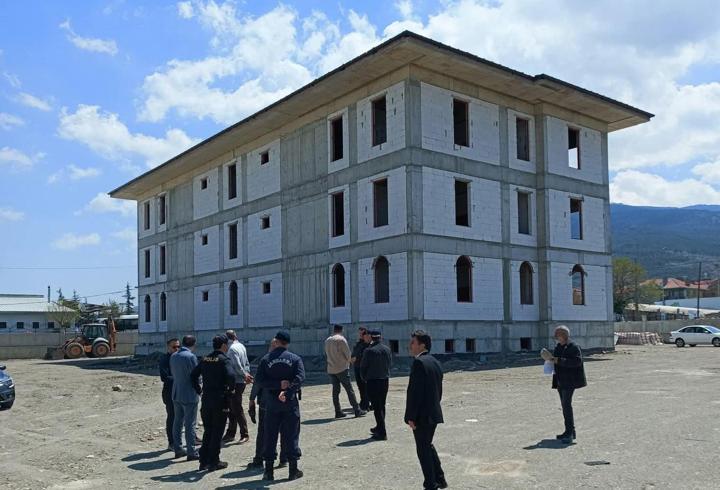 Kaymakam emniyet binası inşaatını gezdi