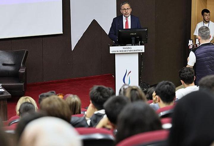 Dr. Mehmet Muharrem Kasapoğlu’ndan kamu yönetimi öğrencileriyle buluştu
