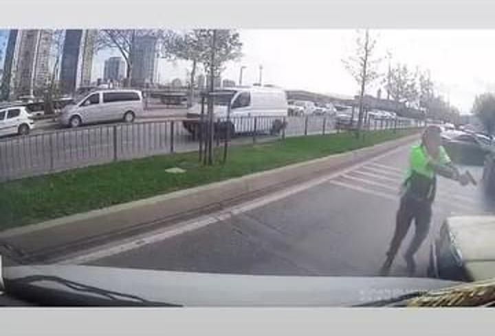 Ataşehir’de uygulamadan kaçmak isteyen otomobil sürücüsü polis tarafından yakalandı