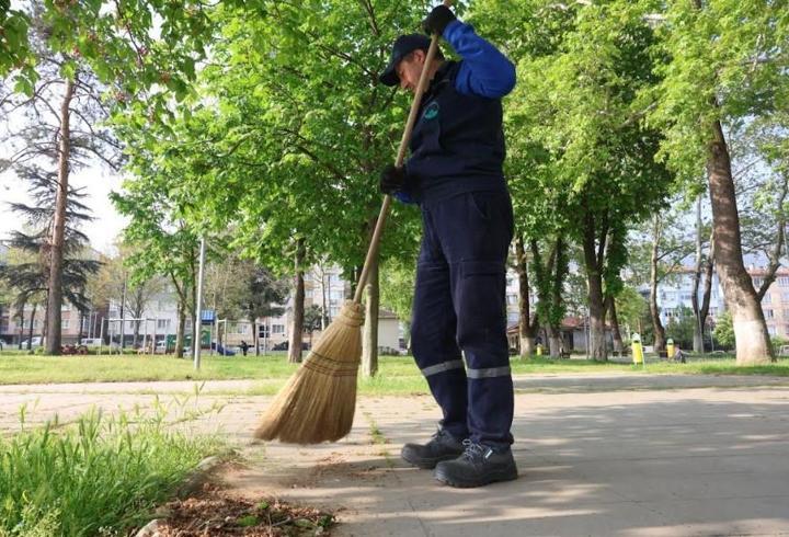 Osmangazi Belediyesi’nden parklara günlük bakım