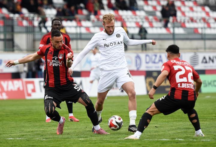 Manisa FK son maçta Sakaryaspor'u konuk edecek