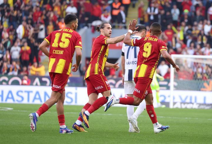 Göztepe deplasmanlarda puanları topladı