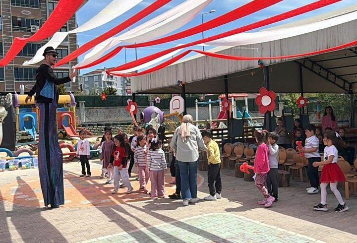 Çorlu'da anaokulu öğrencilerine 'Maarif Çocukların Kalbinde' etkinliği