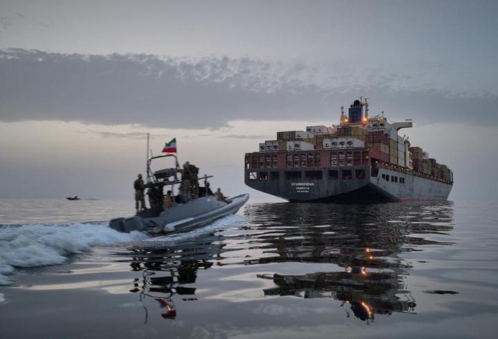Hürmüz geçişi için İran ücret almayı sürdürüyor