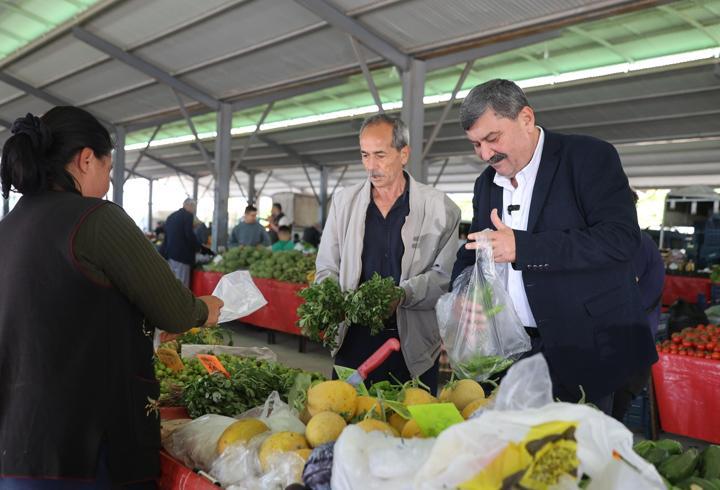 Başkan Yıldız, üretici ve köylü pazarında vatandaşlarla buluştu