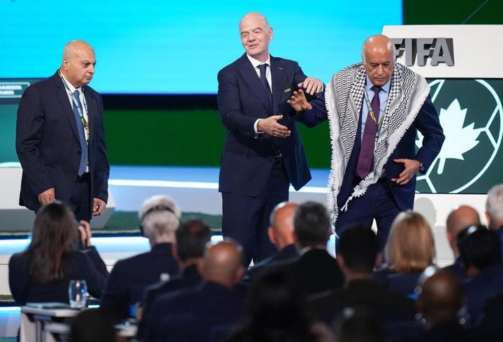 Dünyanın konuştuğu an: "TOKALAŞMAM!" FIFA'nın planı ters tepti