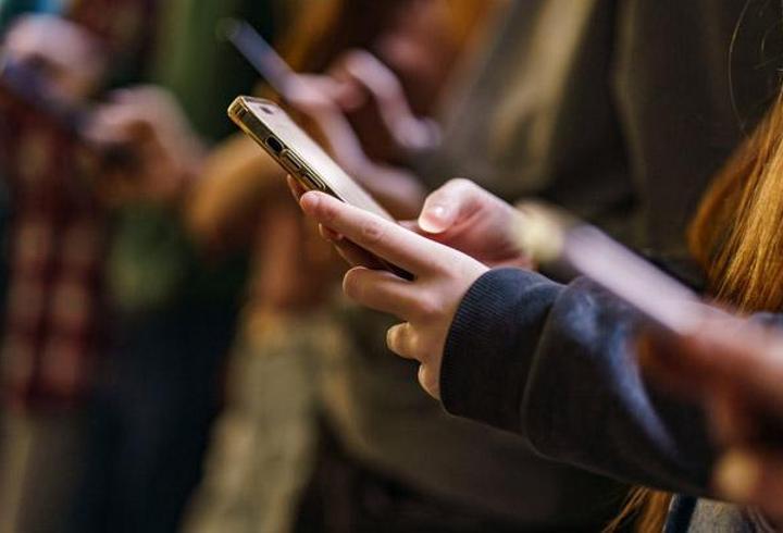 Sanal medyada yeni dönem: 15 yaş sınırı nasıl uygulanacak?