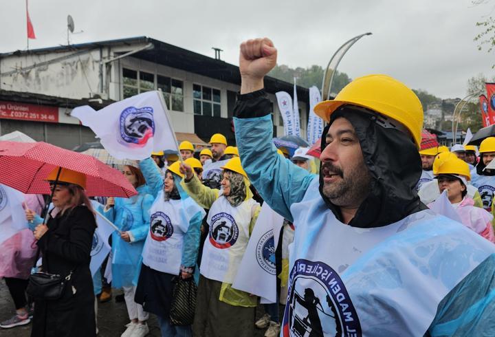 Emeğin başkenti Zonguldak’ta madencilerden 1 Mayıs kutlaması