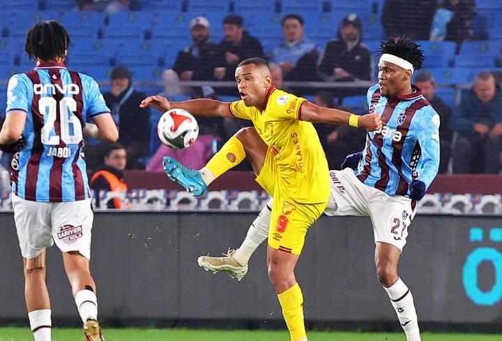Trabzonspor, Göztepe ile yenişemedi! Fırtına, yara aldı