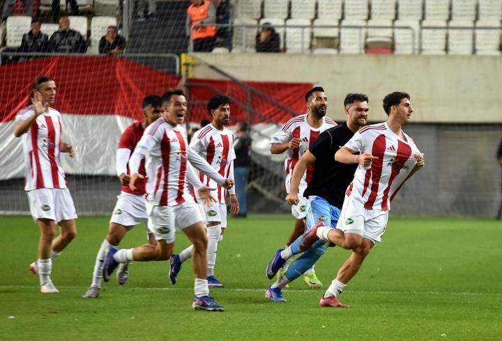 Ayvalıkgücü final aşkına