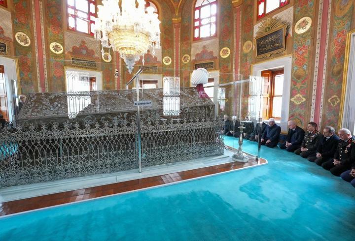 Fatih Sultan Mehmet, vefatının 545'inci yılında kabri başında anıldı