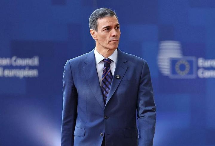 Havada alarm, rotada değişiklik: Sanchez’in uçağı Ankara’ya acil iniş yaptı!