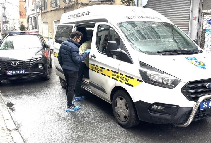Şişli’de eski sevgilisinin evini bastı; kadının erkek arkadaşını 7 yerinden bıçakladı