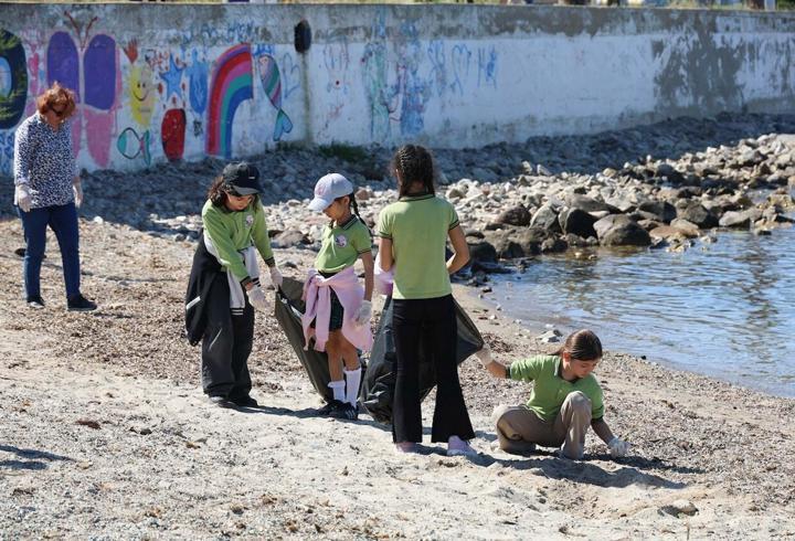Bodrum'da 'Deniz Çöpleri İzleme ve Kıyı Temizliği Çalışması' yapıldı