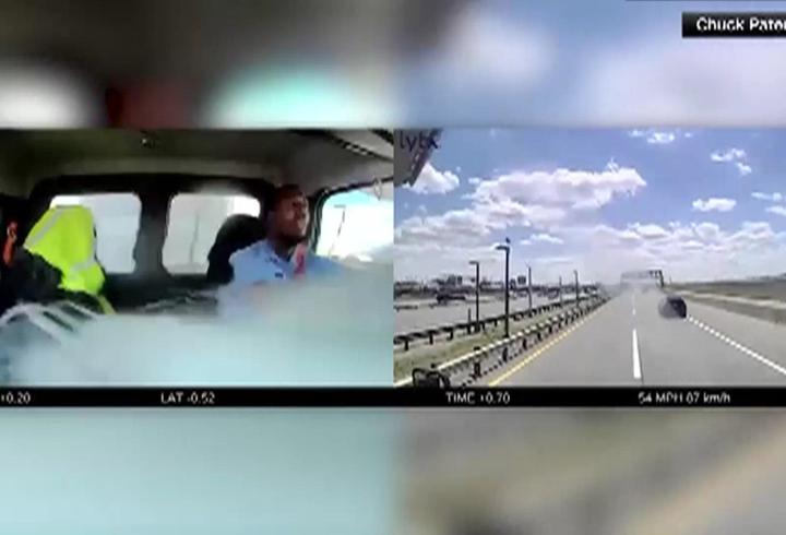 Uçak iniş sırasında kamyona çarptı! O anlar...
