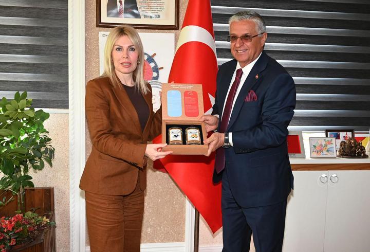 AÜ Rektörü Özkan Kemer Belediyesi'nde