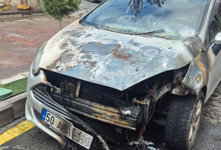 Nevşehir'de park halindeki otomobil yandı
