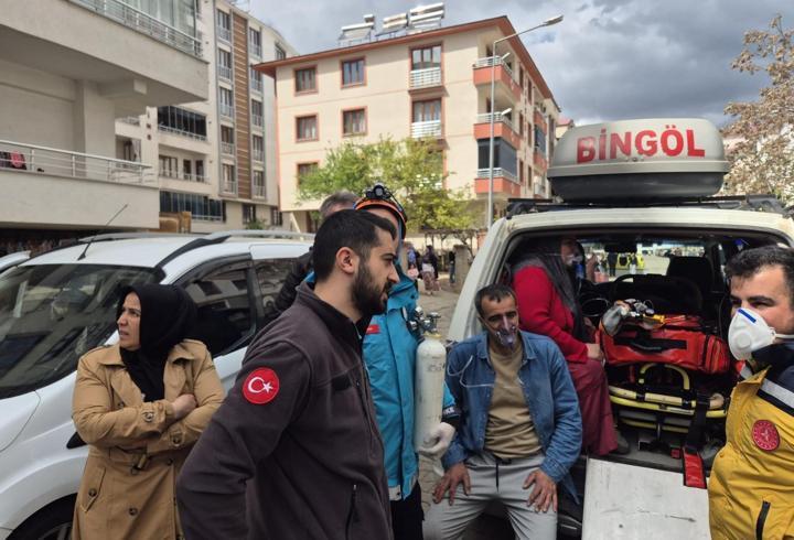 Binanın bodrum katındaki yangında 13 kişi dumandan etkilendi
