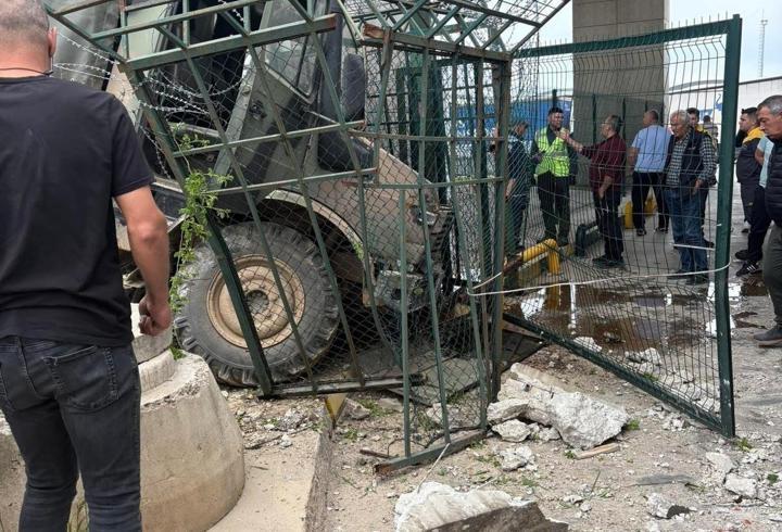 Hamzabeyli Sınır Kapısı'nda askeri araç duvara çarptı; 2 asker yaralı