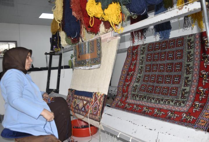 Güroymaklı kadınlar hem meslek öğreniyor, hem de para kazanıyor