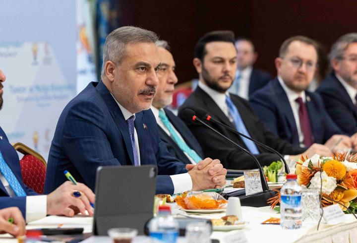 Son dakika haberine göre; İran’ın Kirmanşah eyaletinde 5 büyüklüğünde deprem meydana geldiği bildirildi.3