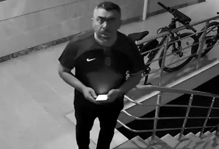 Her satırı dehşet! Eşini öldürmeye gitti bina görevlisinin eşini öldürdü