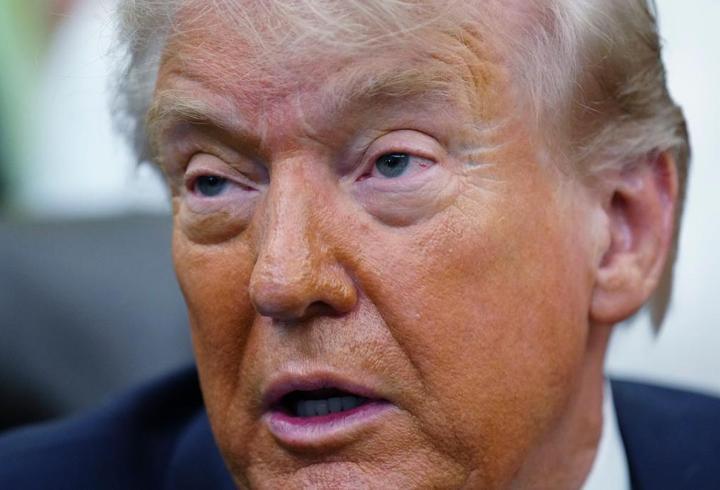 Trump'tan İran'a "teslim ol" çağrısı... Silahlarını oyuncağa benzetti