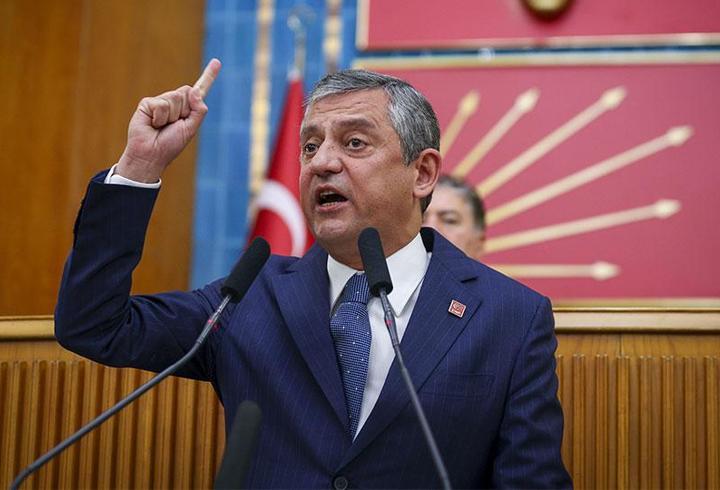 Özel'den sahaya değil gruba gelen örgüte "fırça"