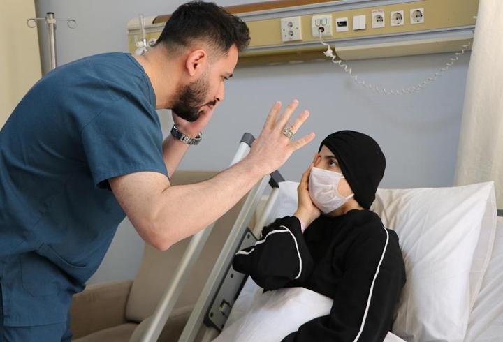 VAN'DA TIP MUCİZESİ! Aynı anda hem sezaryen hem de beyin ameliyatı oldu