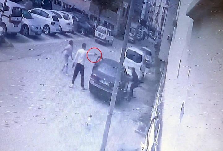 Bursa’da silahlı alacak kavgası kamerada: 1 yaralı