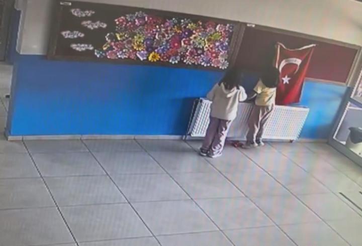 Öğrencilerin bayrak hassasiyeti kamerada