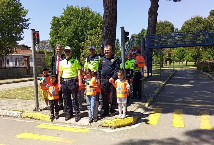 Nazilli'de anaokulu öğrencilerine trafik eğitimi verildi