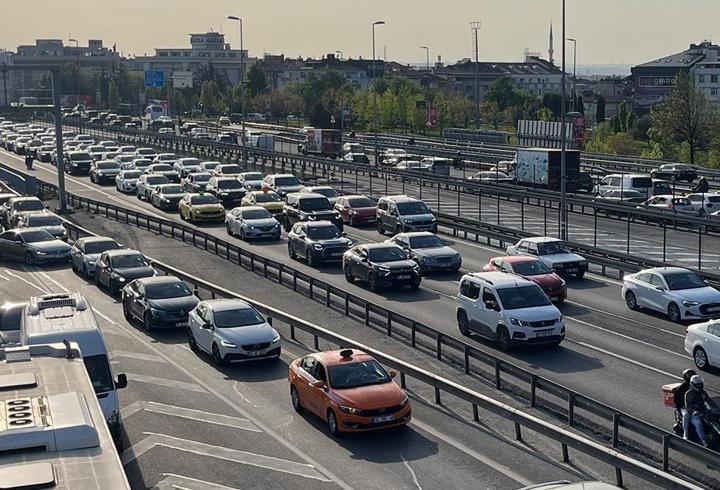 SON DAKİKA HABERi İstanbul trafiğinde son durum ne?
