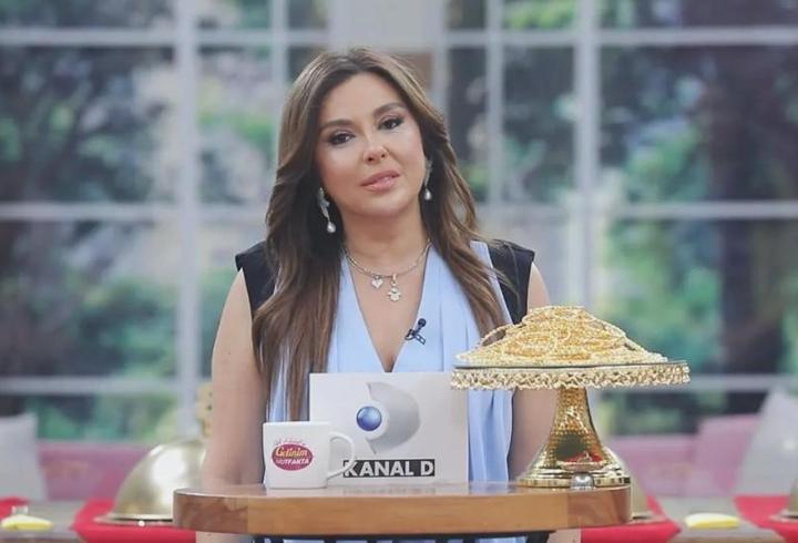 Aslı Hünel'den eşine tuvalette telefon yasağı!