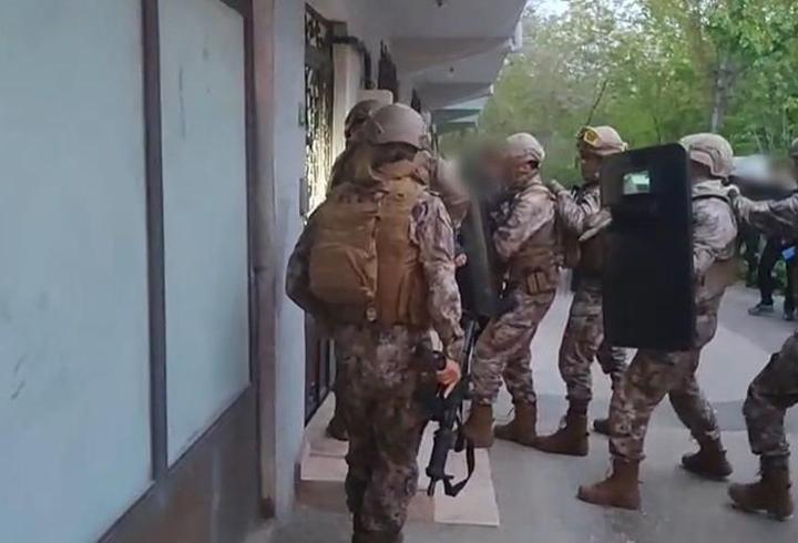 Kıraathane görünümlü kumarhanelerde kadınları kullanıp çiftçileri borçlandırmışlar; 14 gözaltı