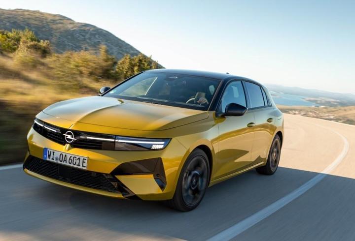 Yenilenen Opel Astra Türkiye’de