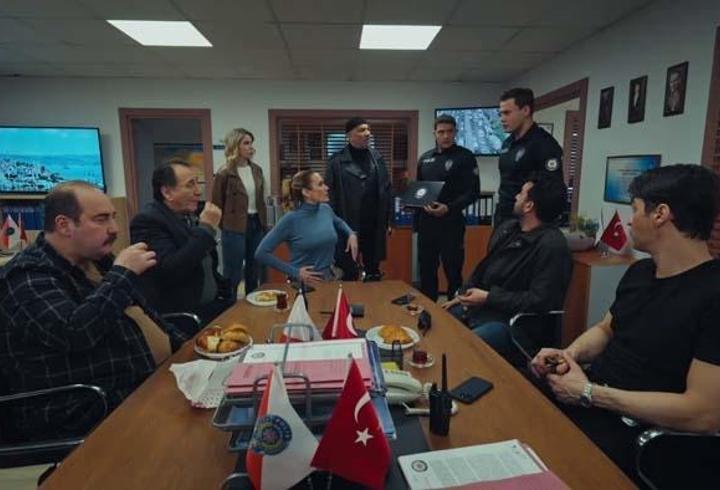 Arka Sokaklar'dan Lavaş Çetesi Göndermesi