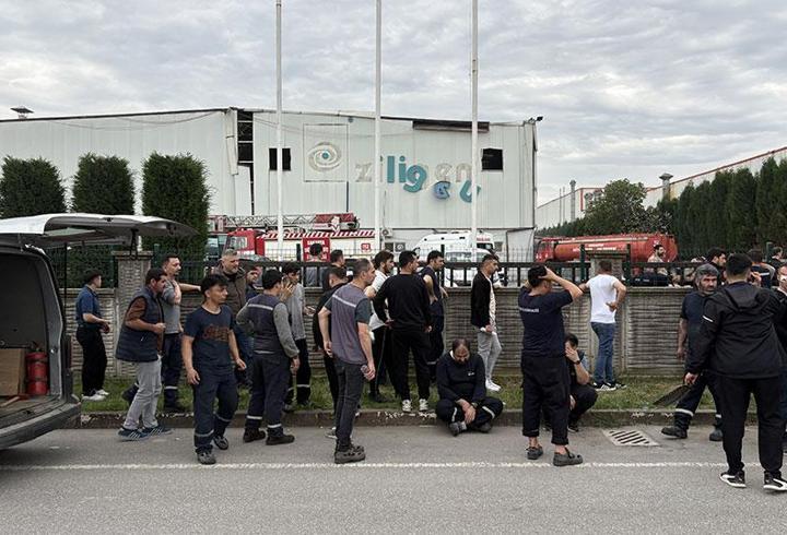 Son dakika... Fabrikada patlama sonrası yangın: 1'i ağır, 8 yaralı